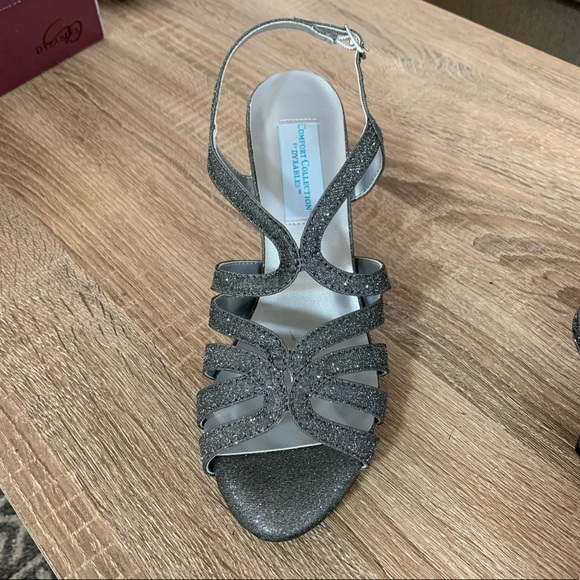 Brand new high heels - Picture 4 of 5